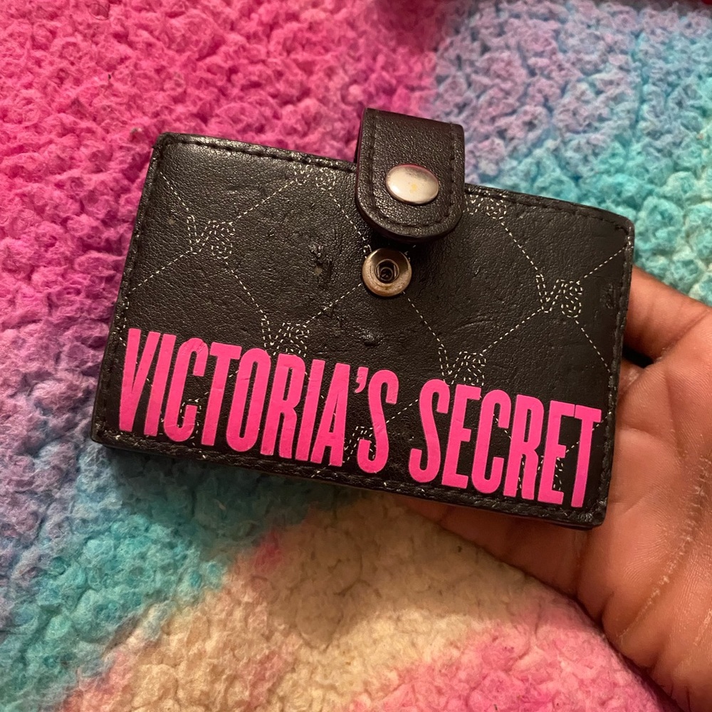 Victoria secret wallet/card holder is perfect for small bag pink inside pockets